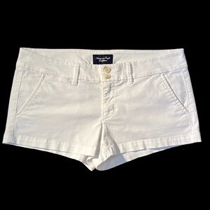 American Eagle Outfitters Ladies White Short  Sz. 8